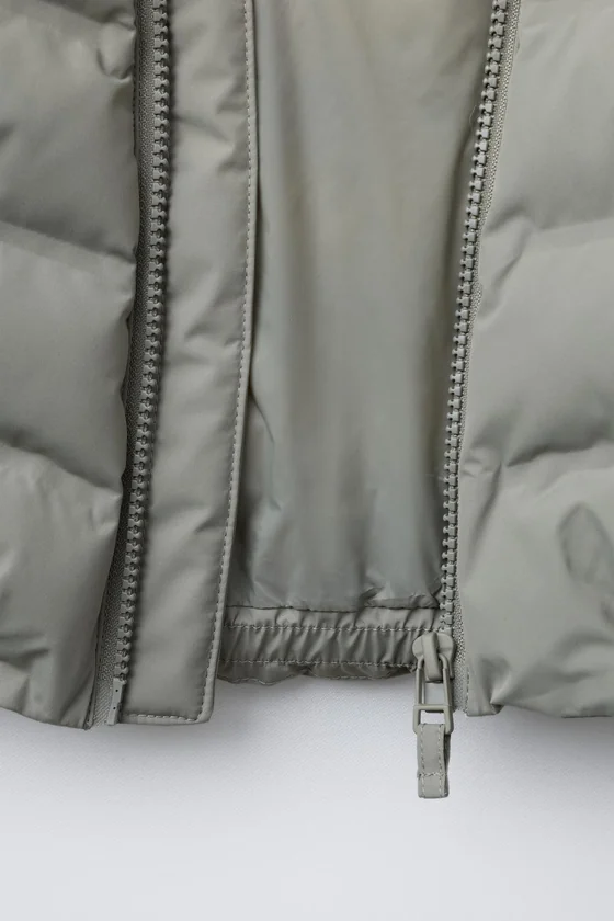 ОЧЕНЬ ЛЕГКИЙ ЖИЛЕТ WATER REPELLENT С КАПЮШОНОМ