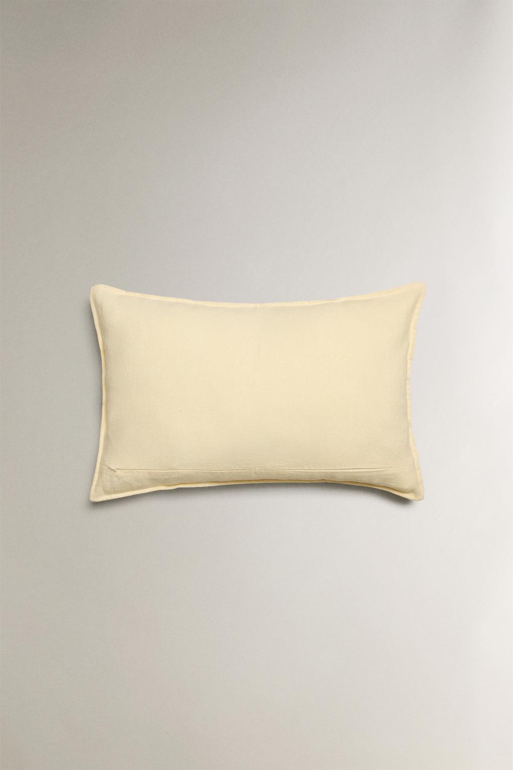 Чехол с отделкой строчкой