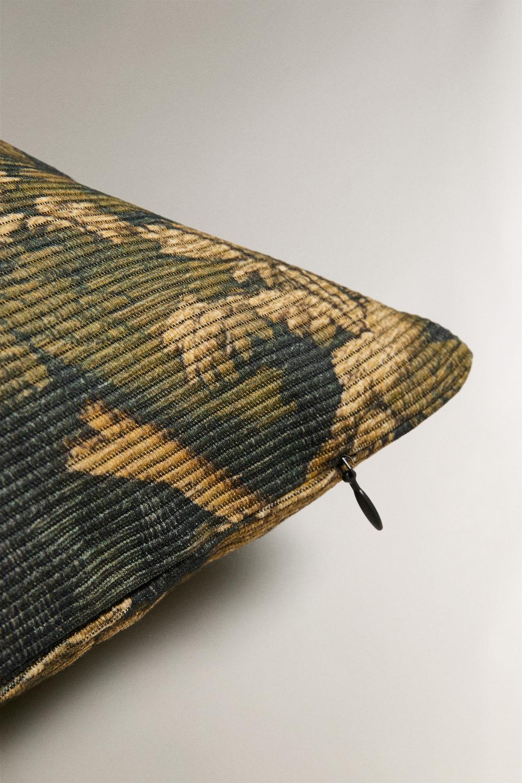 Чехол для подушки с рисунком деревьев