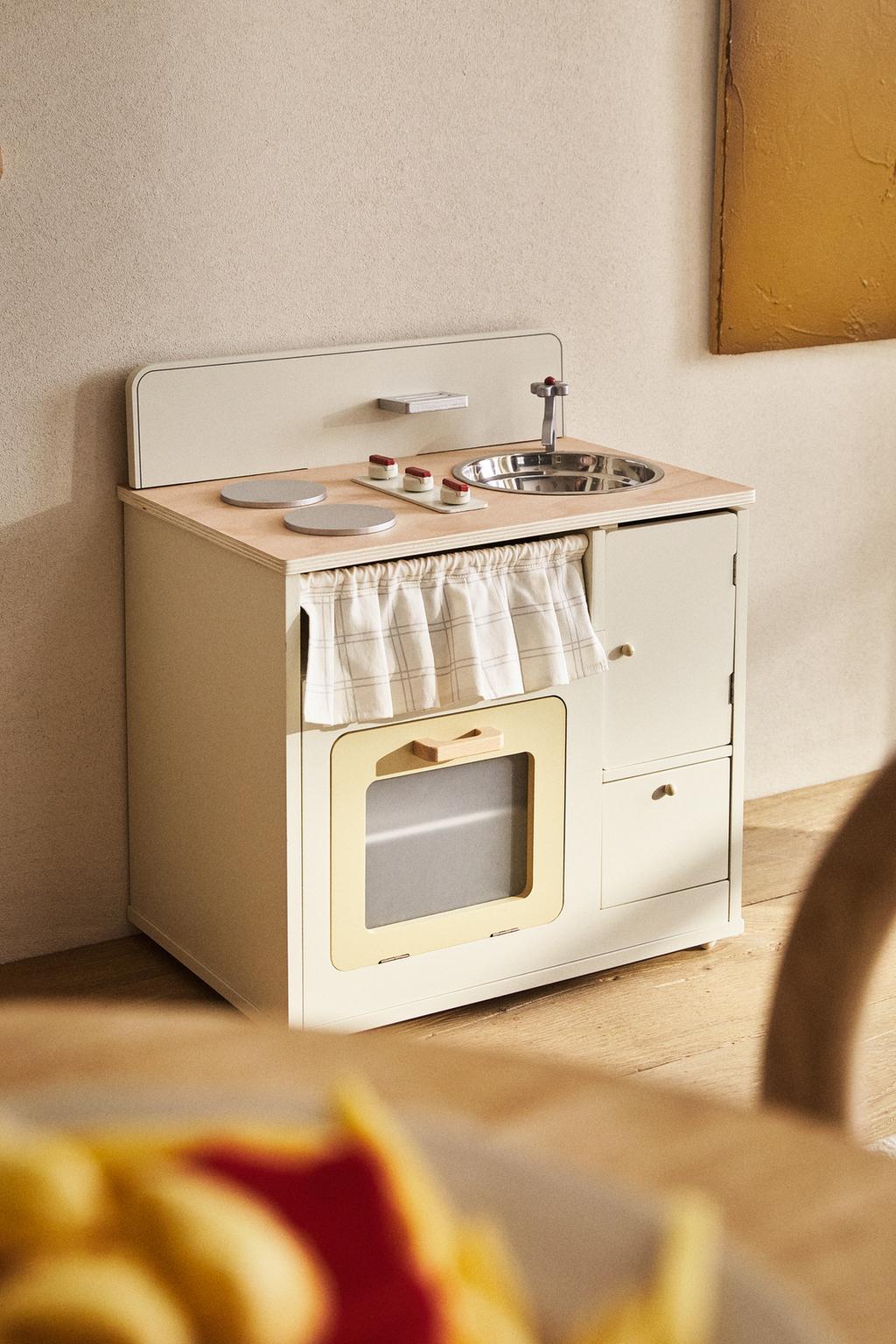 Детская деревянная игровая кухня