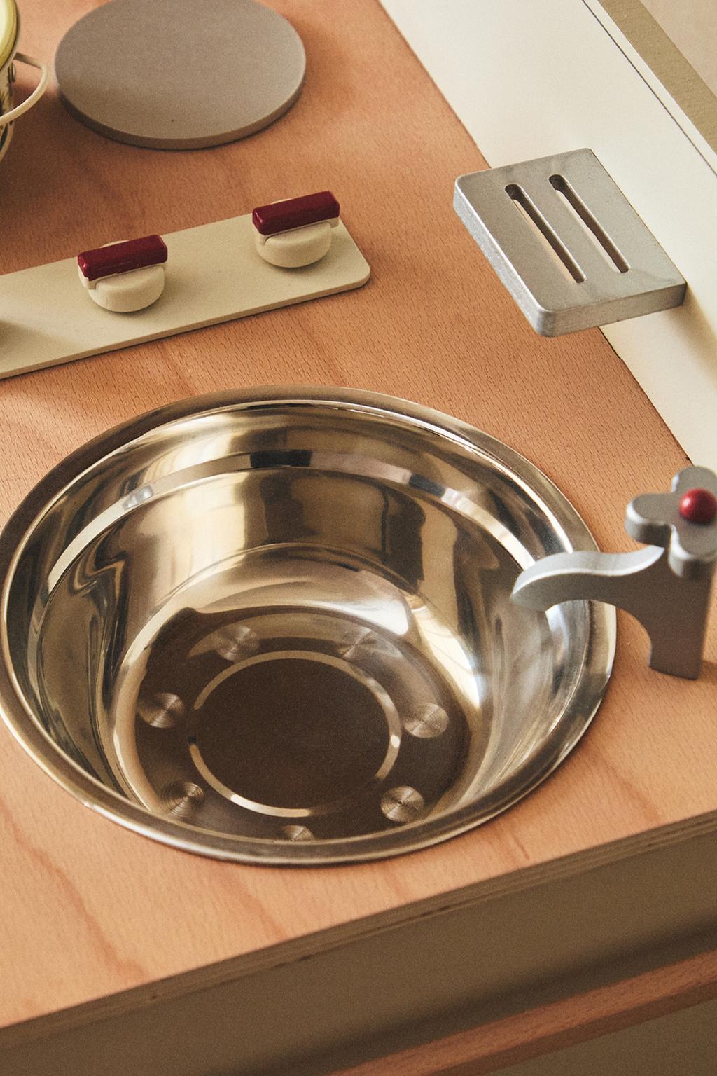 Детская деревянная игровая кухня