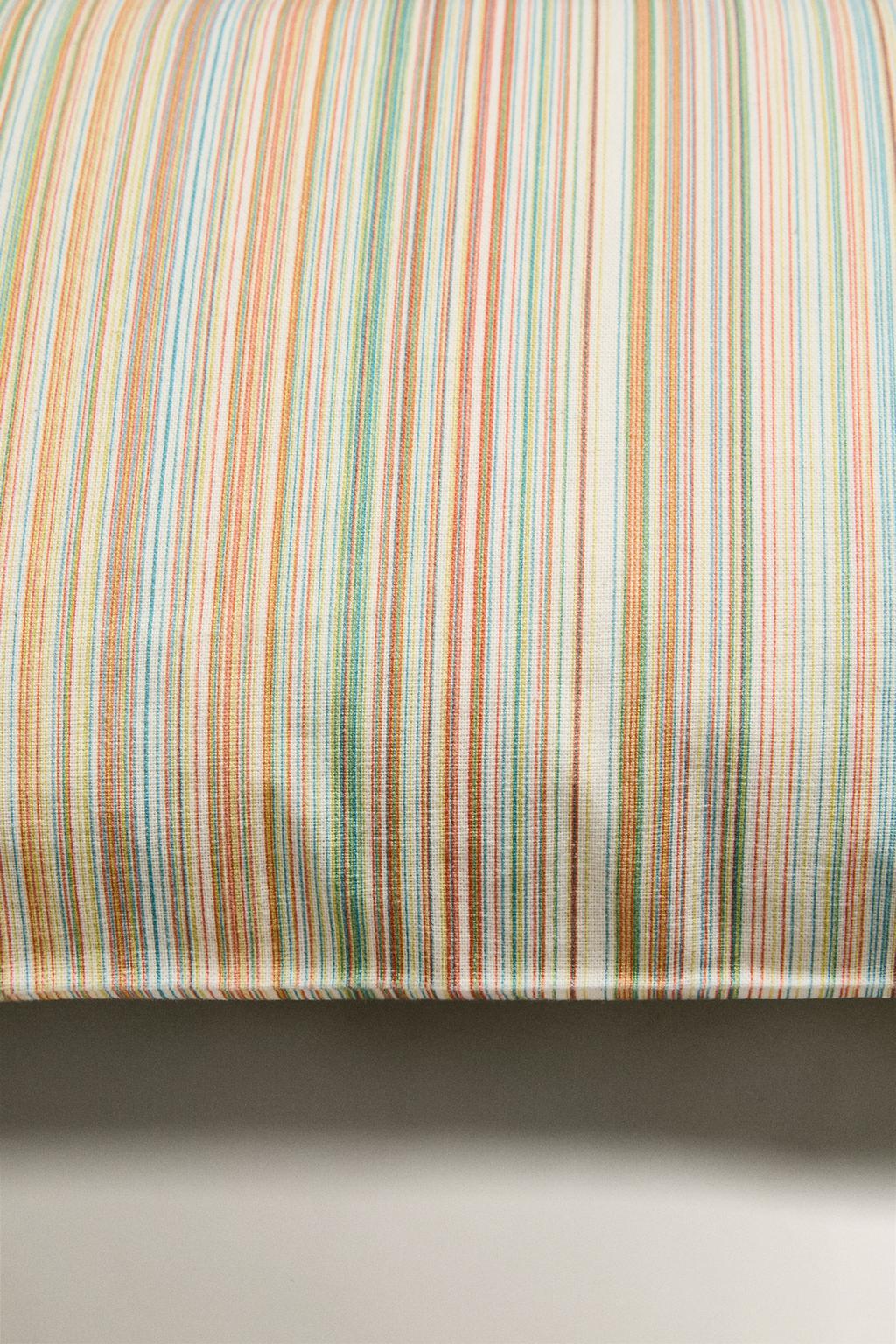 Чехол на подушку в полоску