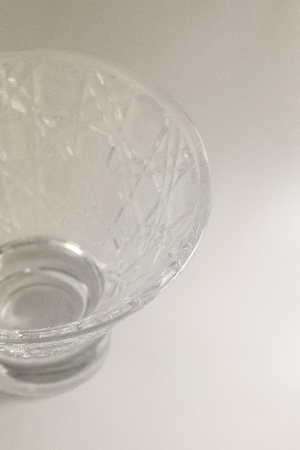 Стеклянный десертный стакан с рельефным узором