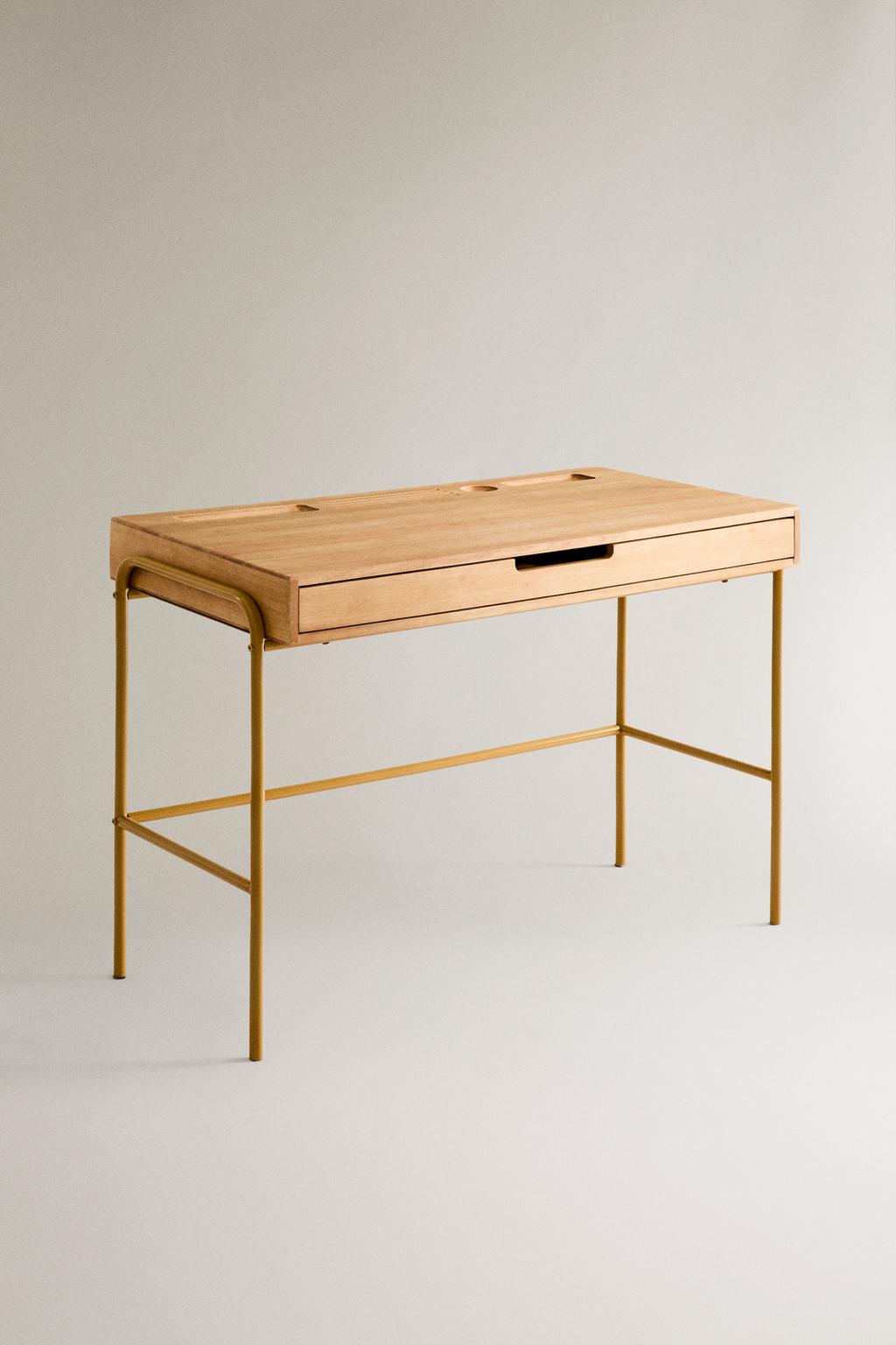 Детский деревянный стол