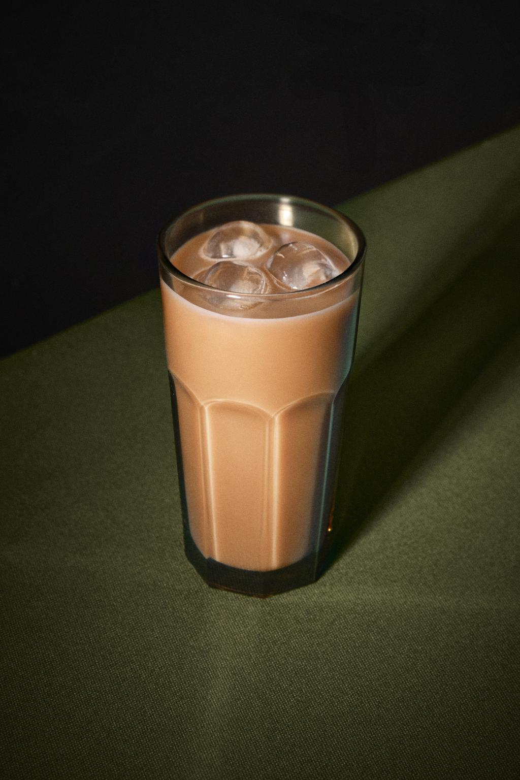 Стакан для газированных напитков с объемным узором из стекла