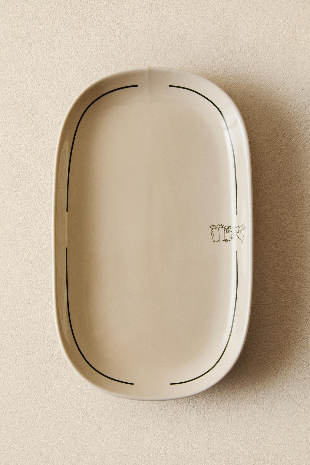 Керамическое блюдо для сервировки в кафе