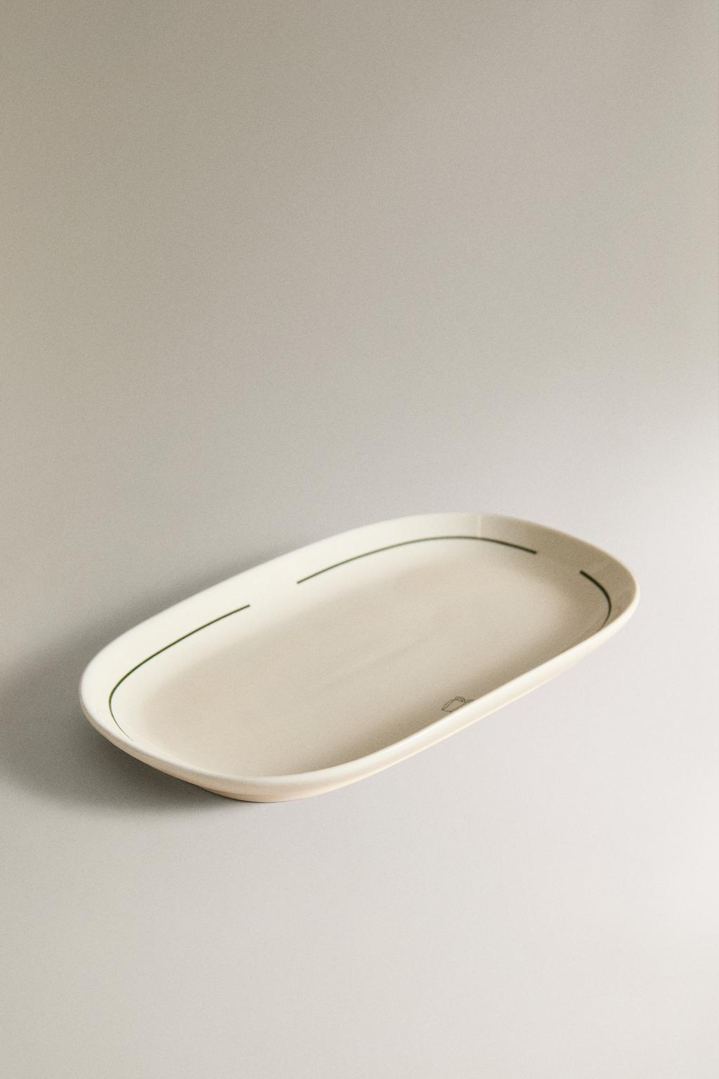 Керамическое блюдо для сервировки в кафе