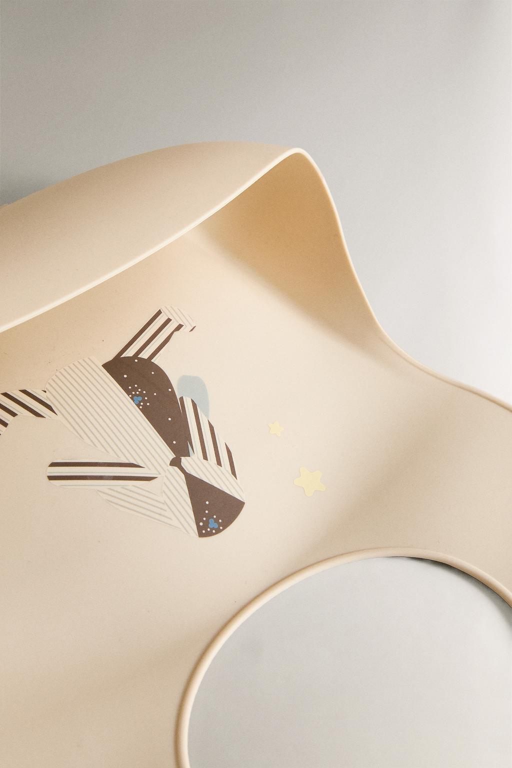 Детский силиконовый слюнявчик с изображением кролика