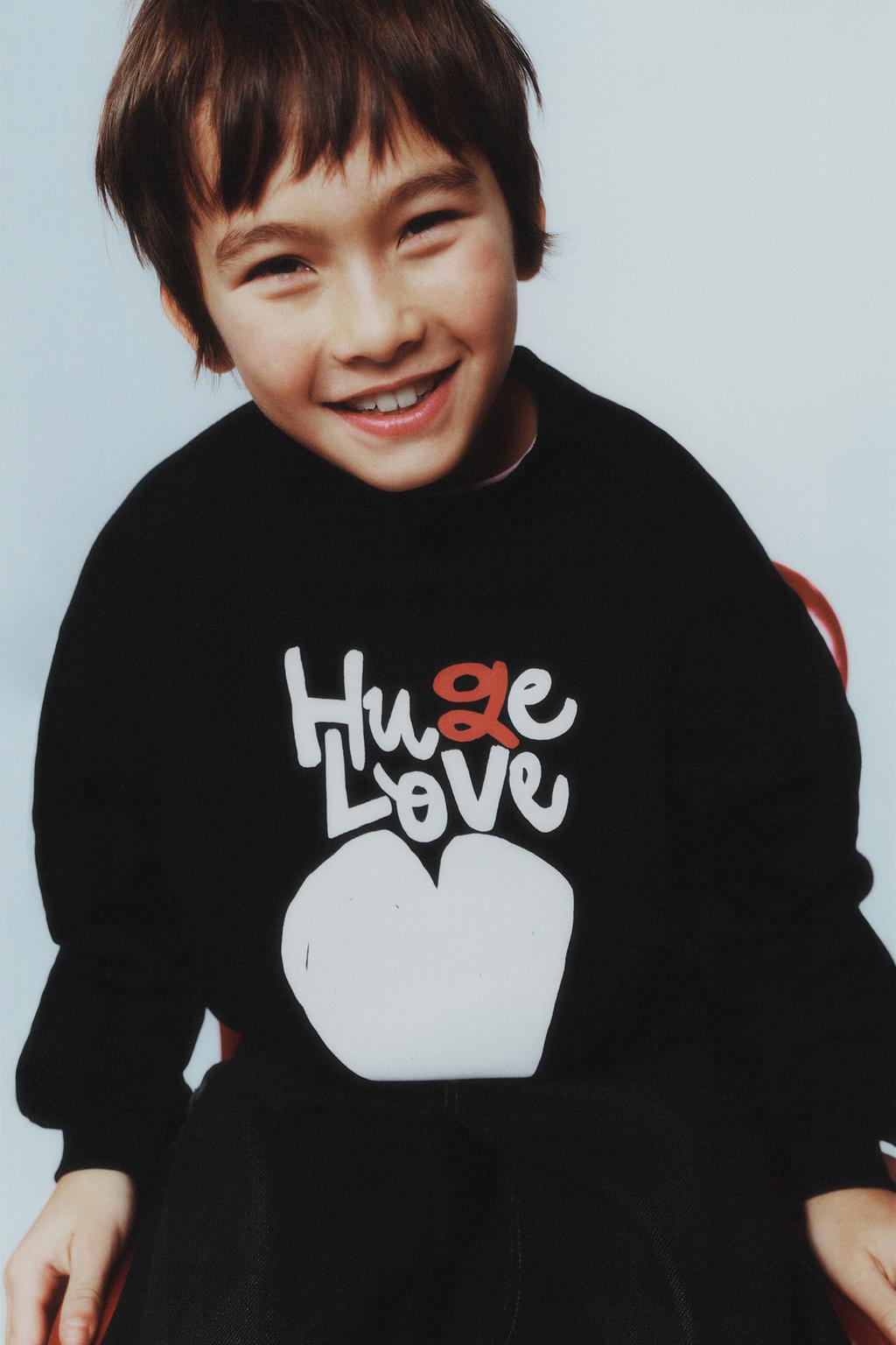 ТОЛСТОВКА С ПРИНТОМ «СЕРДЦЕ»