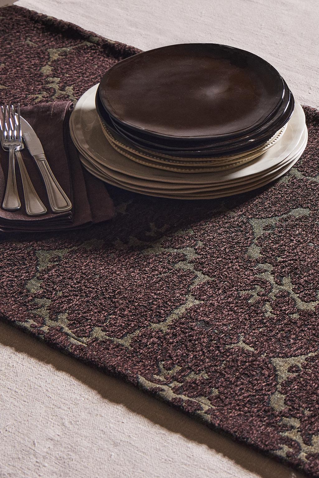 Декоративный бегунок для стола с растительным узором из жаккарда