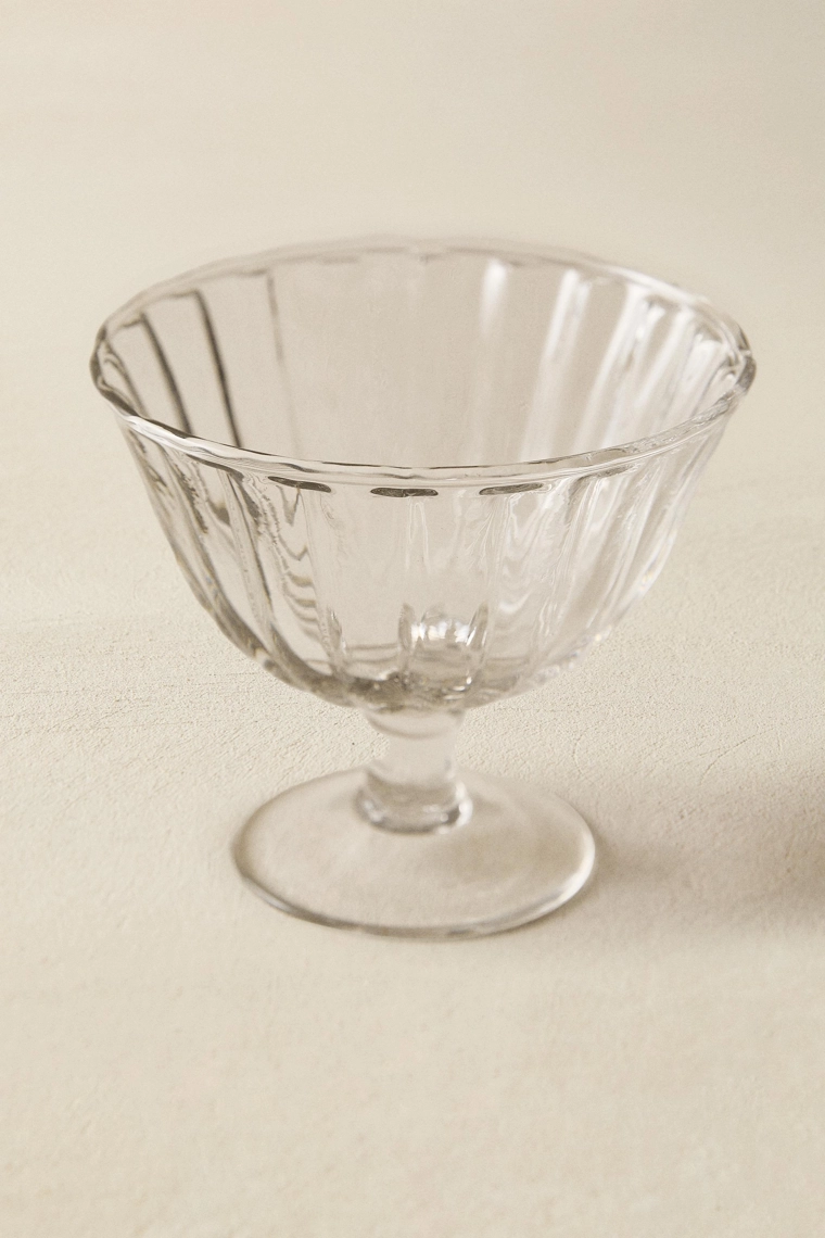 Стеклянный десертный стакан со стразами