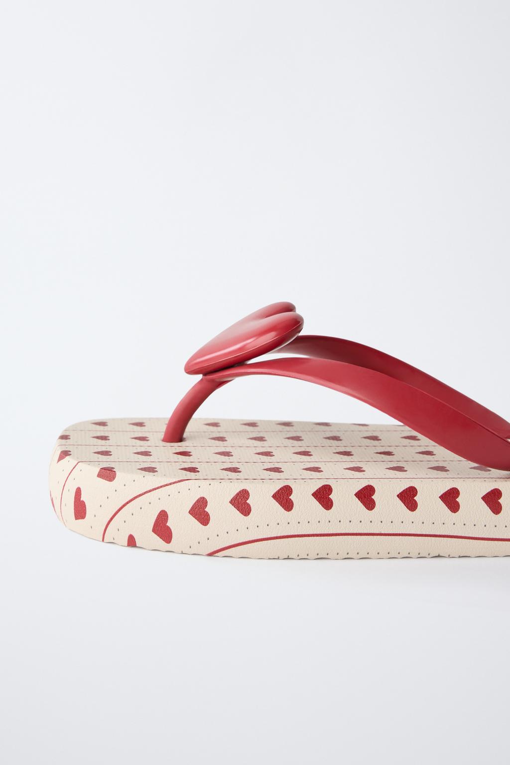 САНДАЛИИ ДЛЯ ВАННОЙ С СЕРДЕЧКОМ