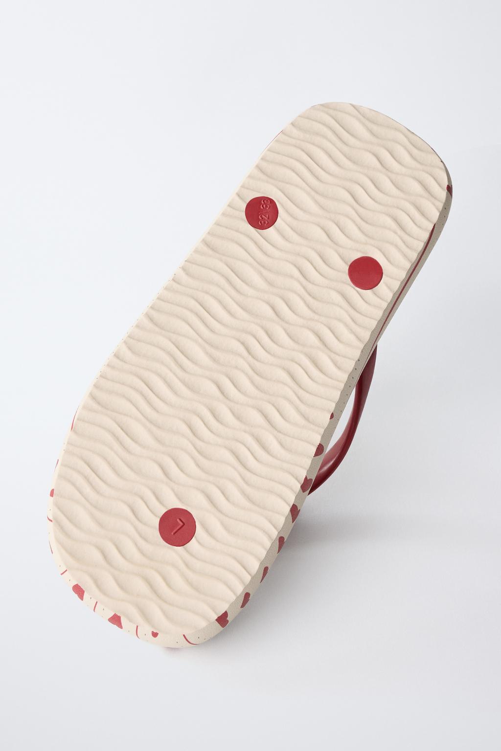 САНДАЛИИ ДЛЯ ВАННОЙ С СЕРДЕЧКОМ