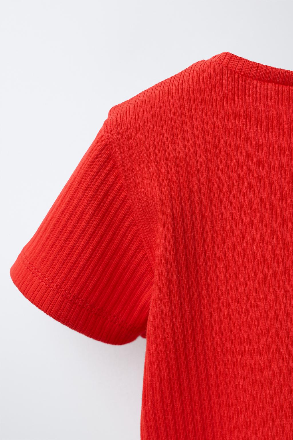 ФУТБОЛКА В РУБЧИК С ВЫРЕЗАМИ В ВИДЕ СЕРДЕЦ