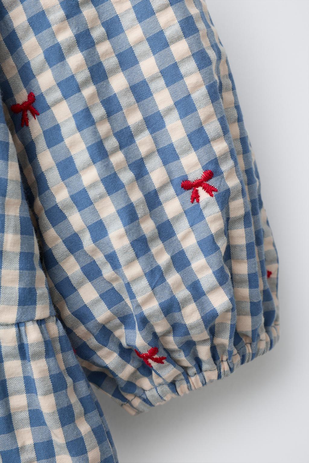ПЛАТЬЕ В КЛЕТКУ С ВЫШИТЫМИ БАНТАМИ
