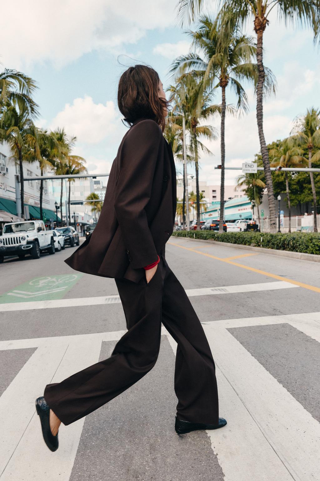 ПРЯМЫЕ БРЮКИ С ЗАЩИПАМИ