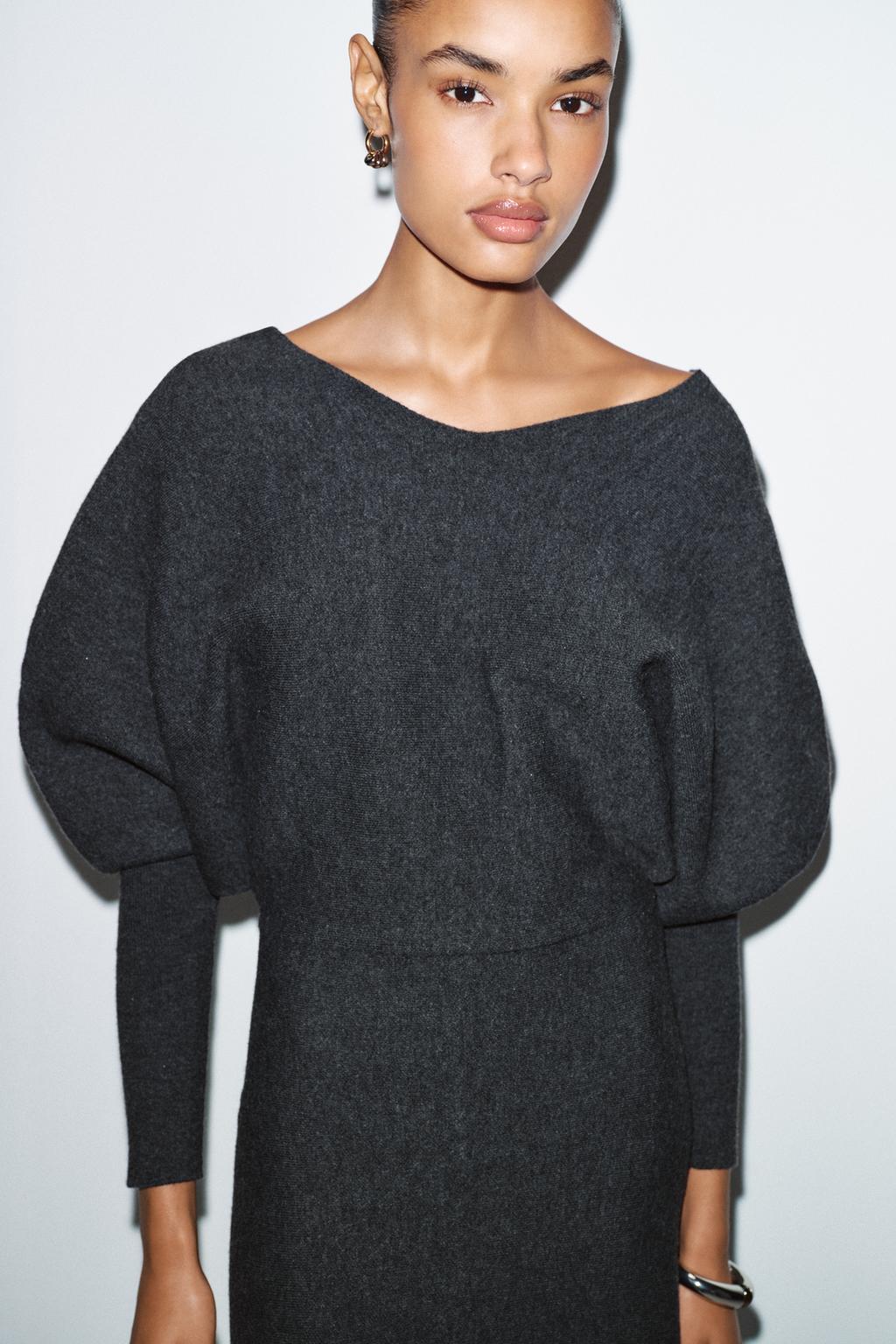 ТРИКОТАЖНОЕ ПЛАТЬЕ МИДИ С V-ОБРАЗНЫМ ВЫРЕЗОМ