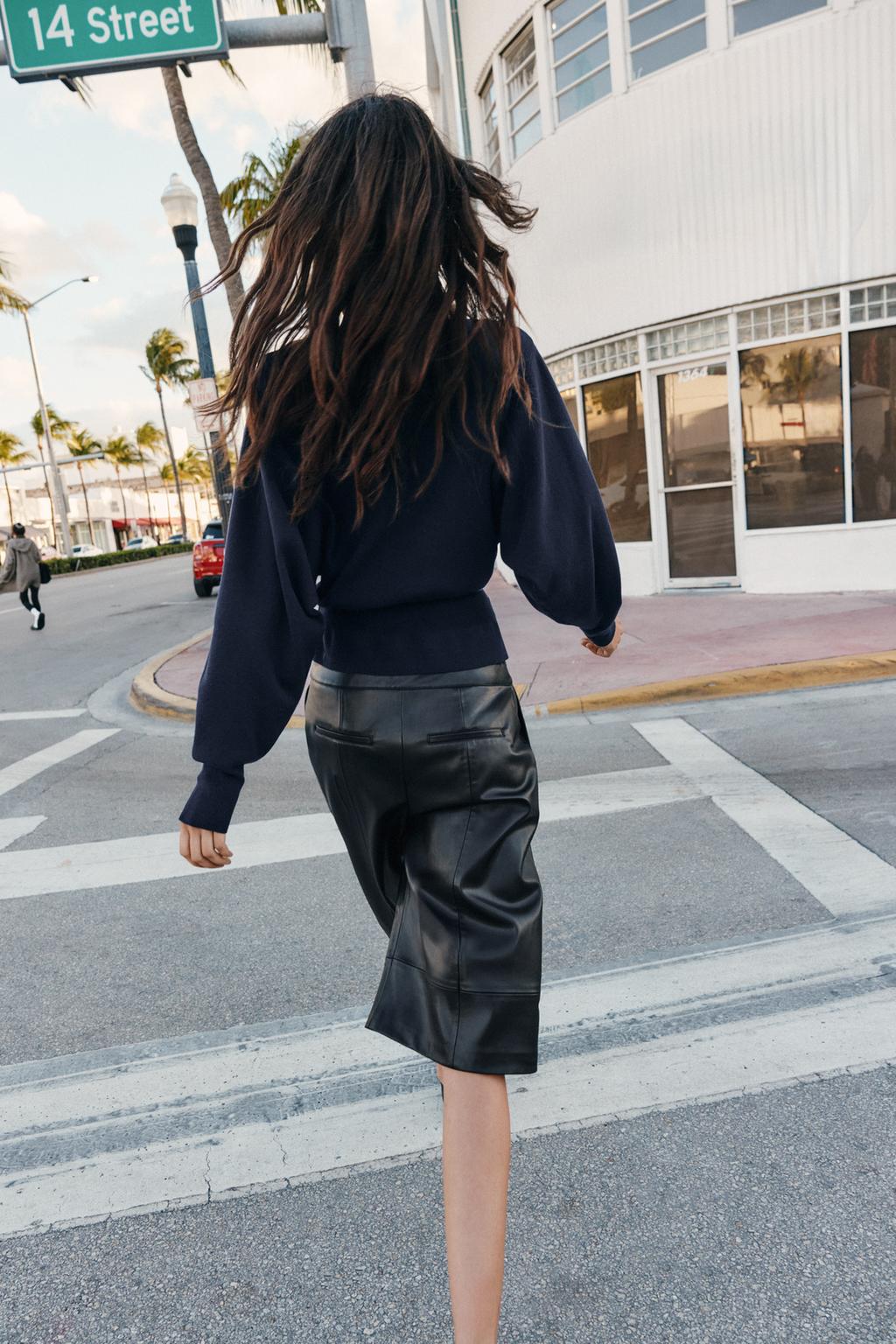 ВЯЗАНЫЙ ДЖЕРСИ С ПОЯСОМ