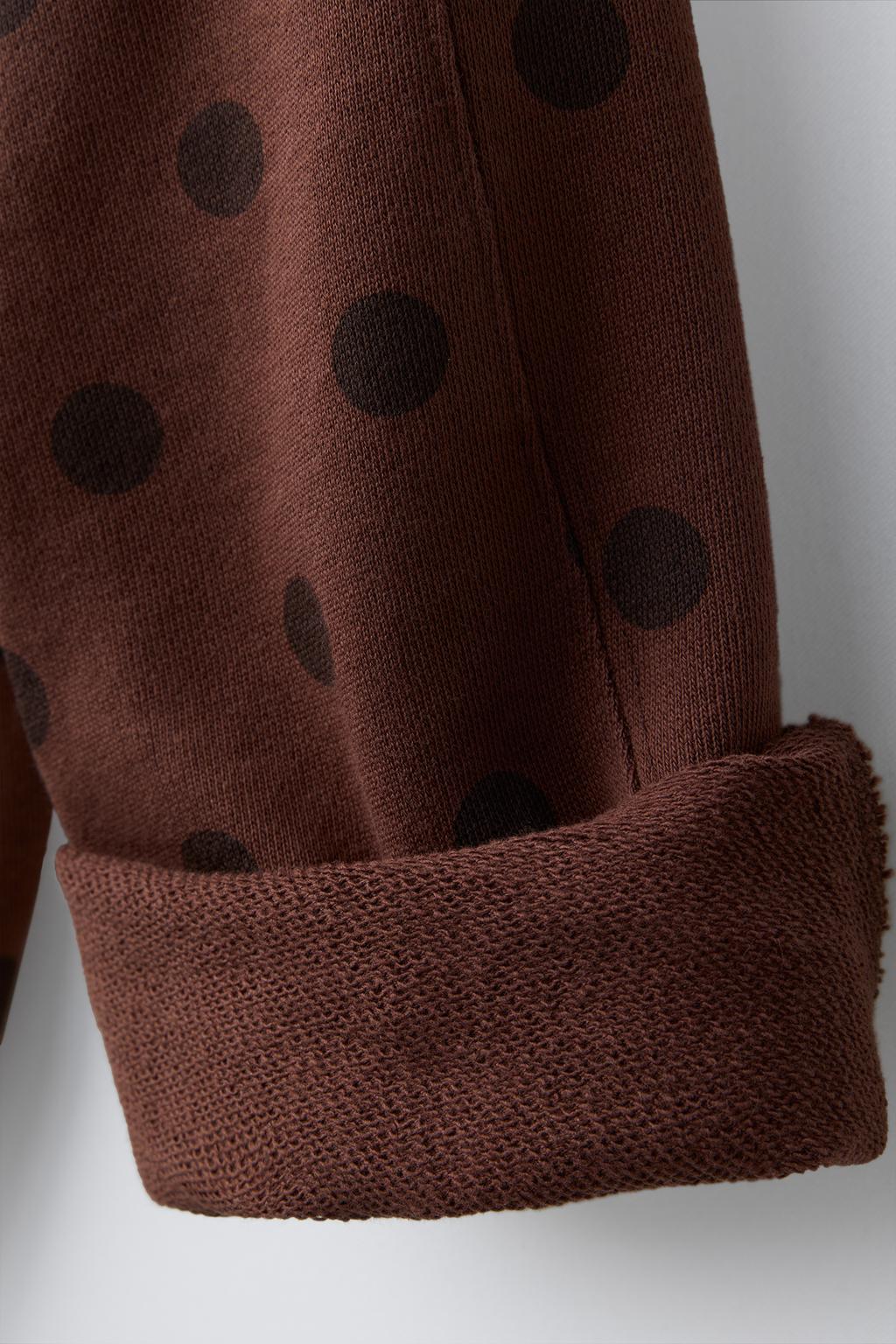 БРЮКИ ИЗ МЯГКОЙ ТКАНИ В ГОРОШЕК