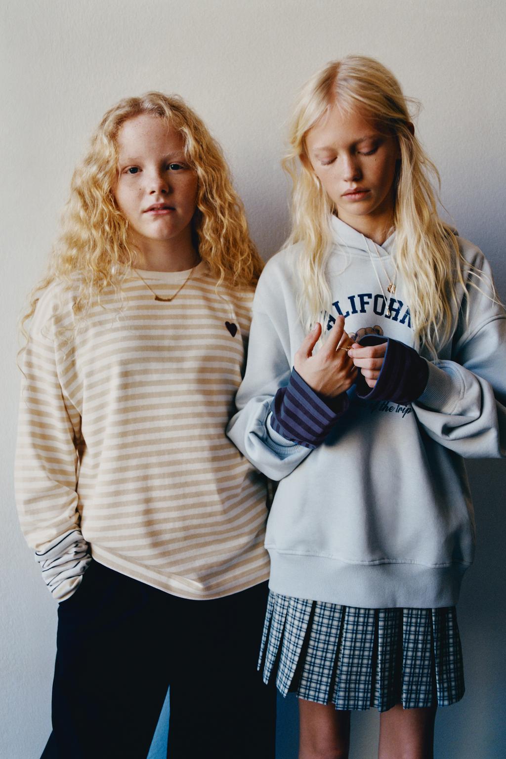 ЛОНГСЛИВ В ПОЛОСКУ С ВЫШИТЫМ СЕРДЦЕМ