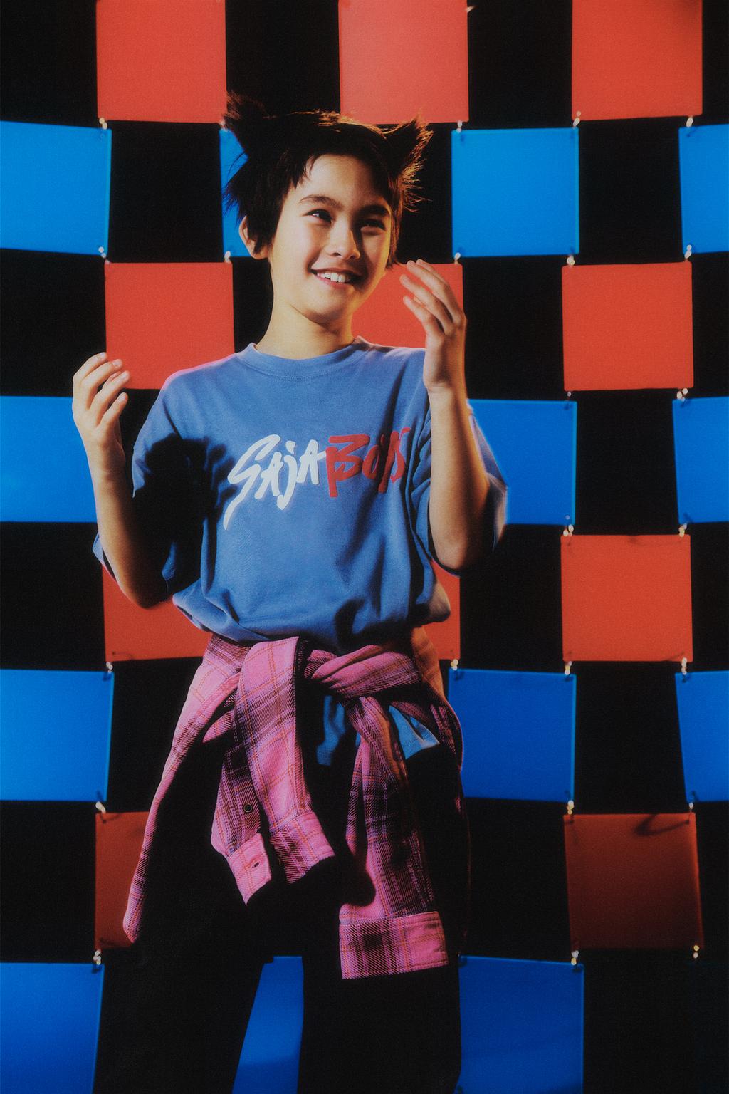 ФУТБОЛКА KPOP DEMON HUNTERS™ NETFLIX ©