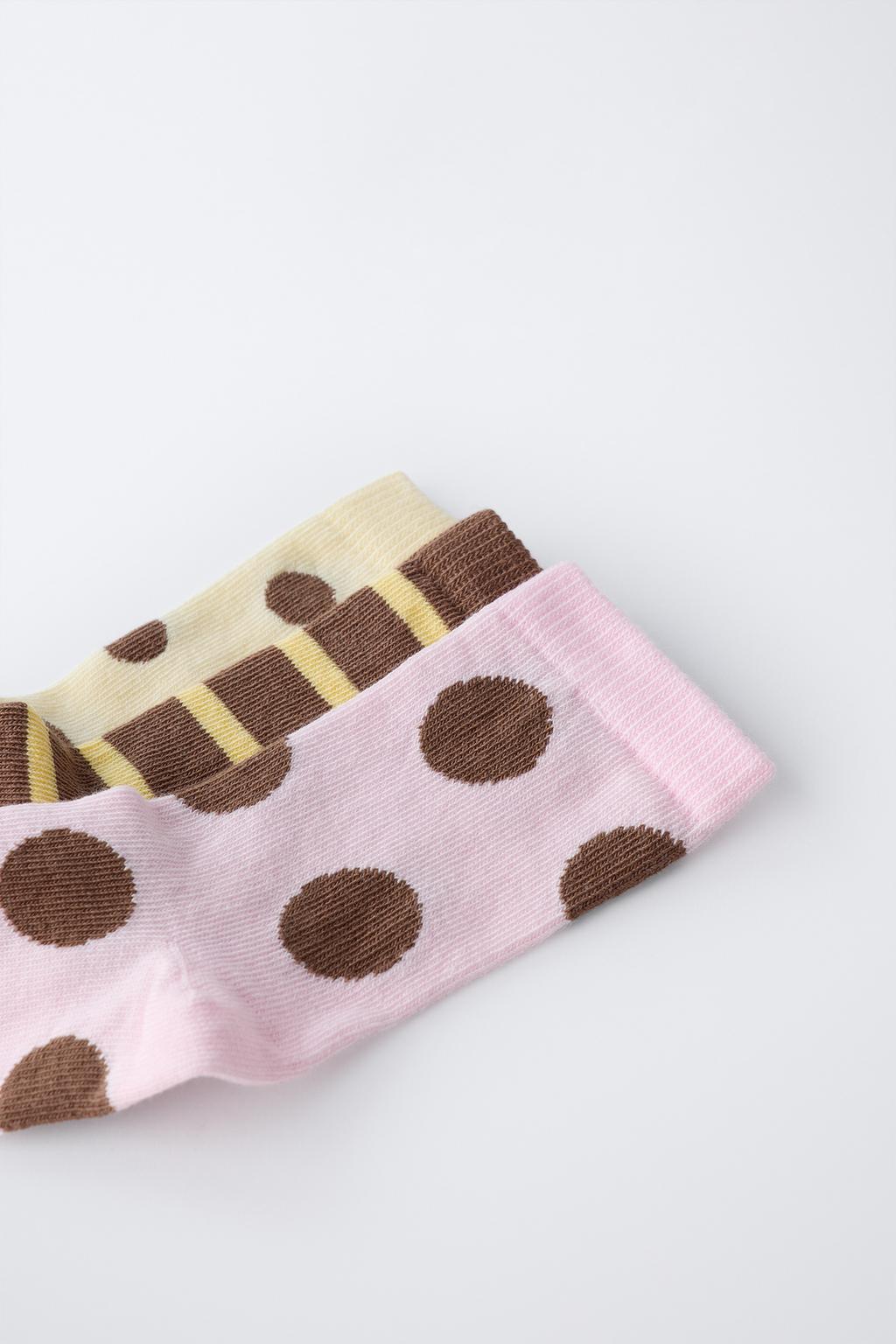 НАБОР ИЗ ТРЕХ ПАР ВЫСОКИХ НОСКОВ В ПОЛОСКУ И В ГОРОШЕК