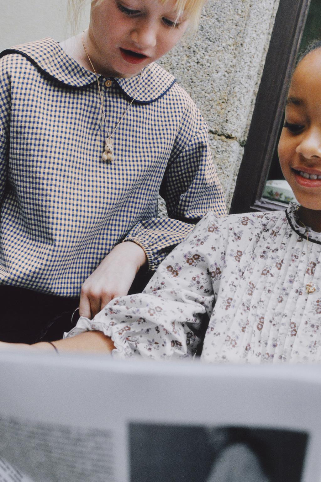 ПЛАТЬЕ В ЦВЕТОЧНЫЙ ПРИНТ С СКЛАДКАМИ