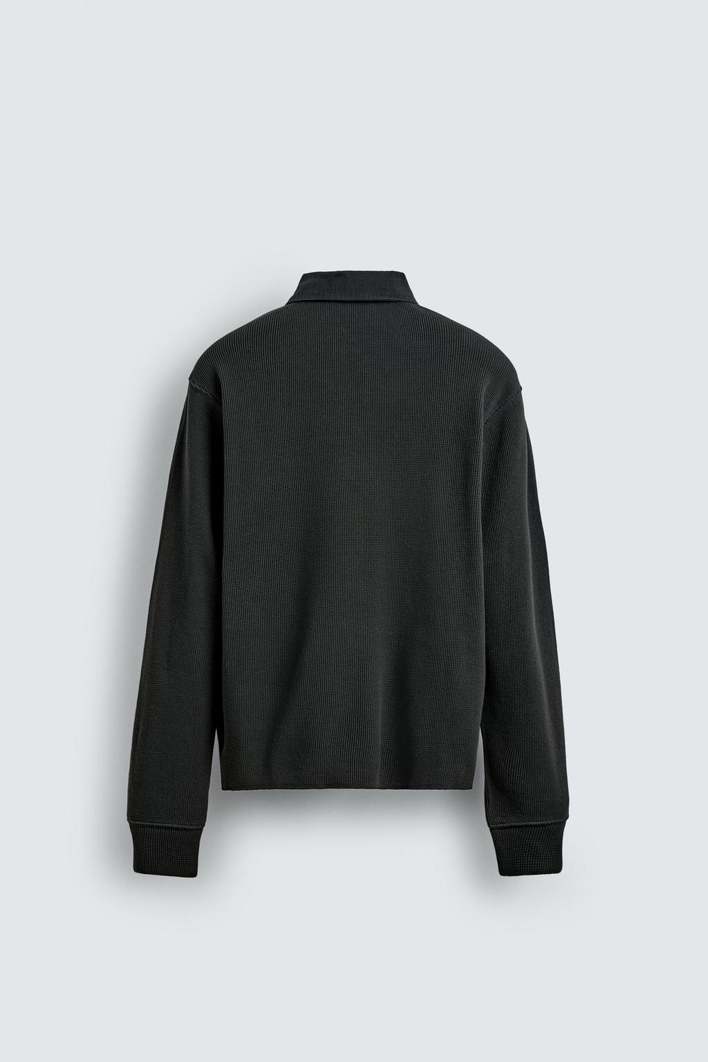 ПОЛО ИЗ РЕЛЬЕФНОГО ТРИКОТАЖА С КОМБИНИРОВАННЫМ ВОРОТНИКОМ