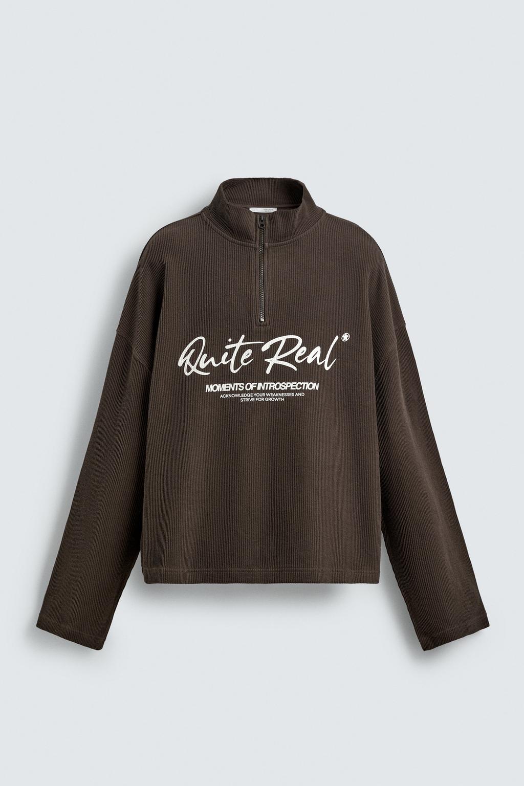 ТОЛСТОВКА С ПРИНТОМ И ВОРОТНИКОМ НА МОЛНИИ