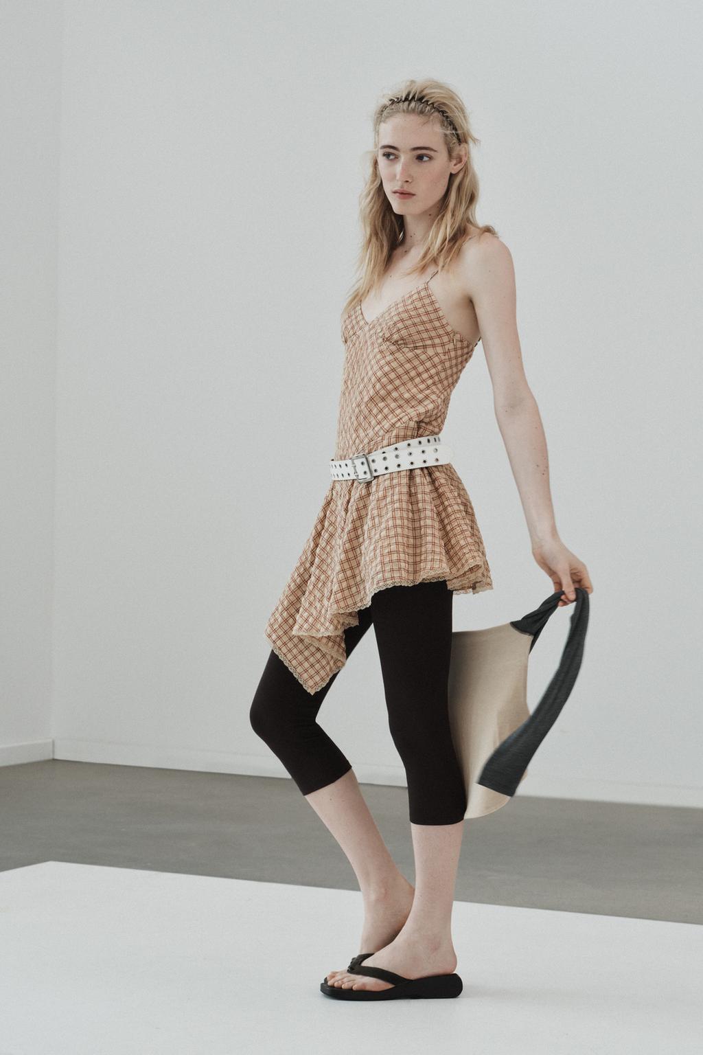 КОРОТКОЕ ПЛАТЬЕ В КЛЕТКУ С КРУЖЕВОМ