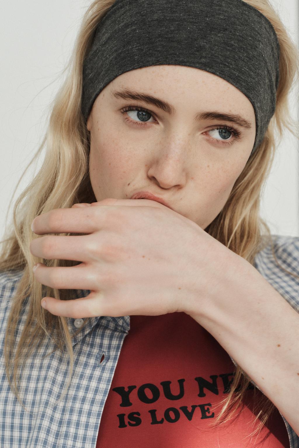 ФУТБОЛКА С НАДПИСЬЮ СПЕРЕДИ