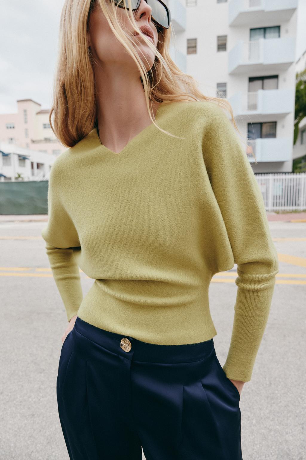 ТРИКОТАЖНЫЙ СВИТЕР С V-ОБРАЗНЫМ ВЫРЕЗОМ