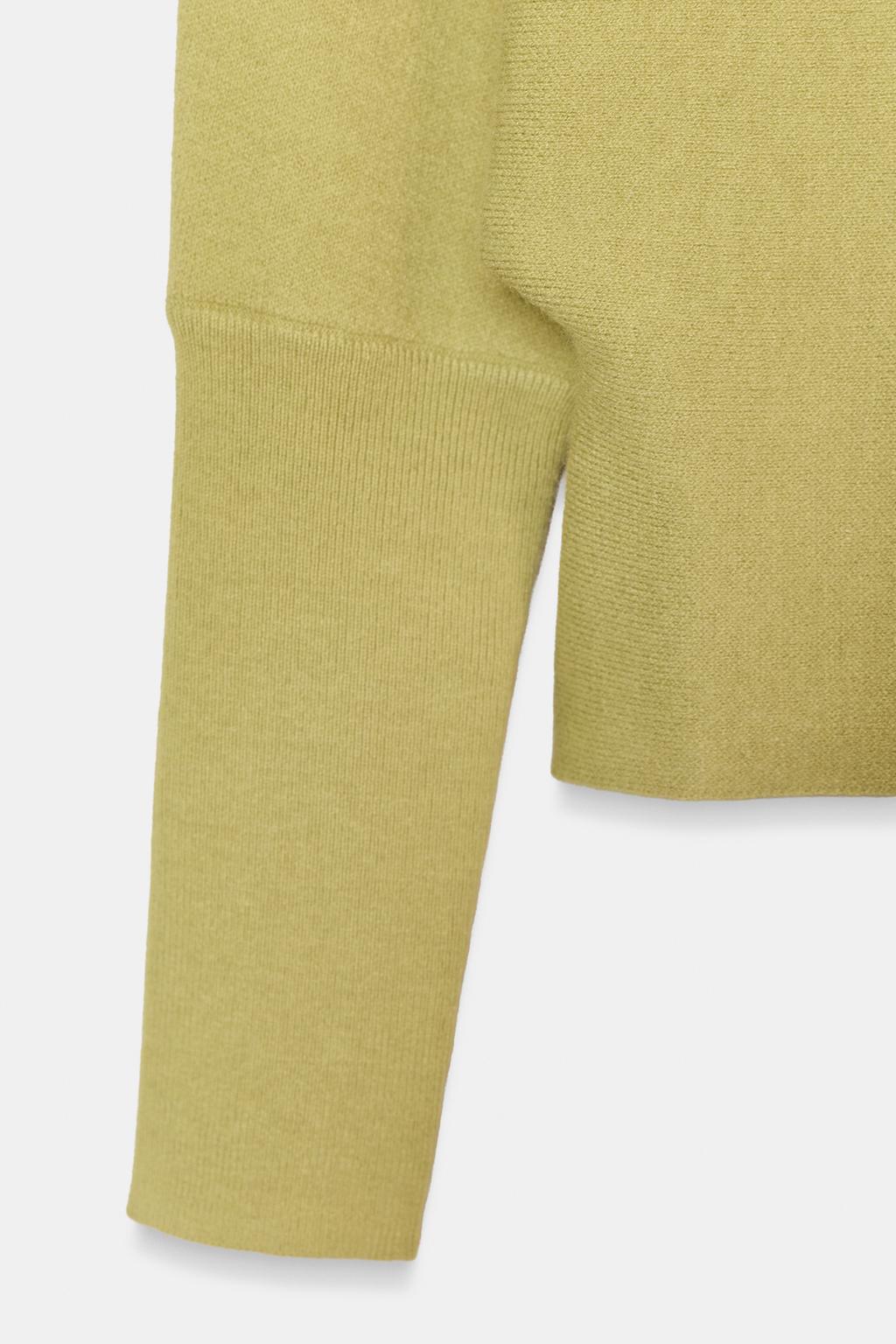 ТРИКОТАЖНЫЙ СВИТЕР С V-ОБРАЗНЫМ ВЫРЕЗОМ