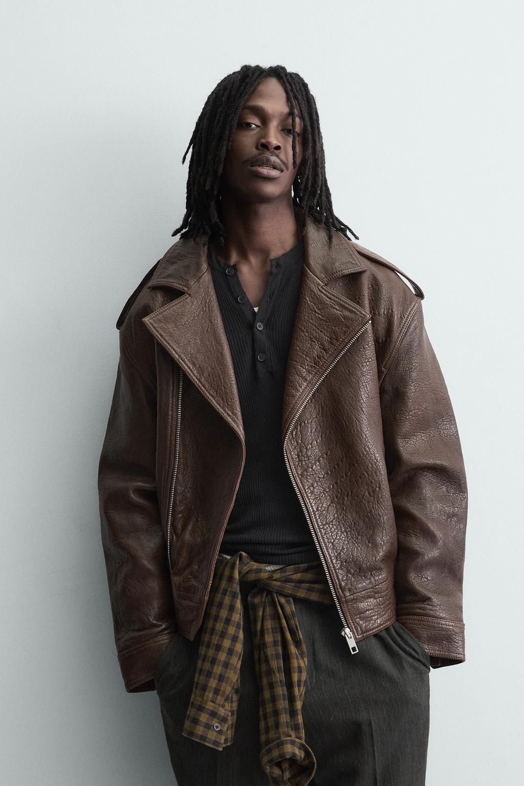 КОЖАНАЯ КУРТКА ОВЕРСАЙЗ В БАЙКЕРСКОМ СТИЛЕ