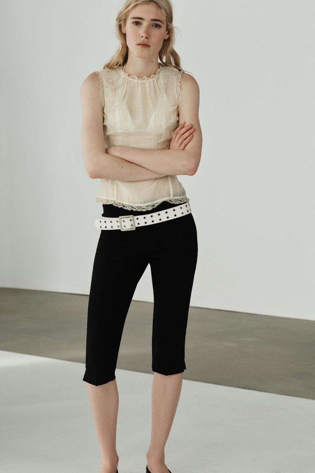 КРУЖЕВНАЯ РУБАШКА С ОБТЯНУТЫМИ ПУГОВИЦАМИ