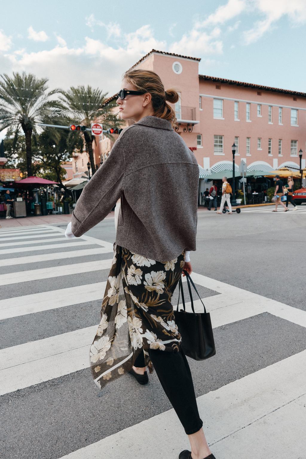 ПЛАТОК С ЦВЕТОЧНЫМ ПРИНТОМ