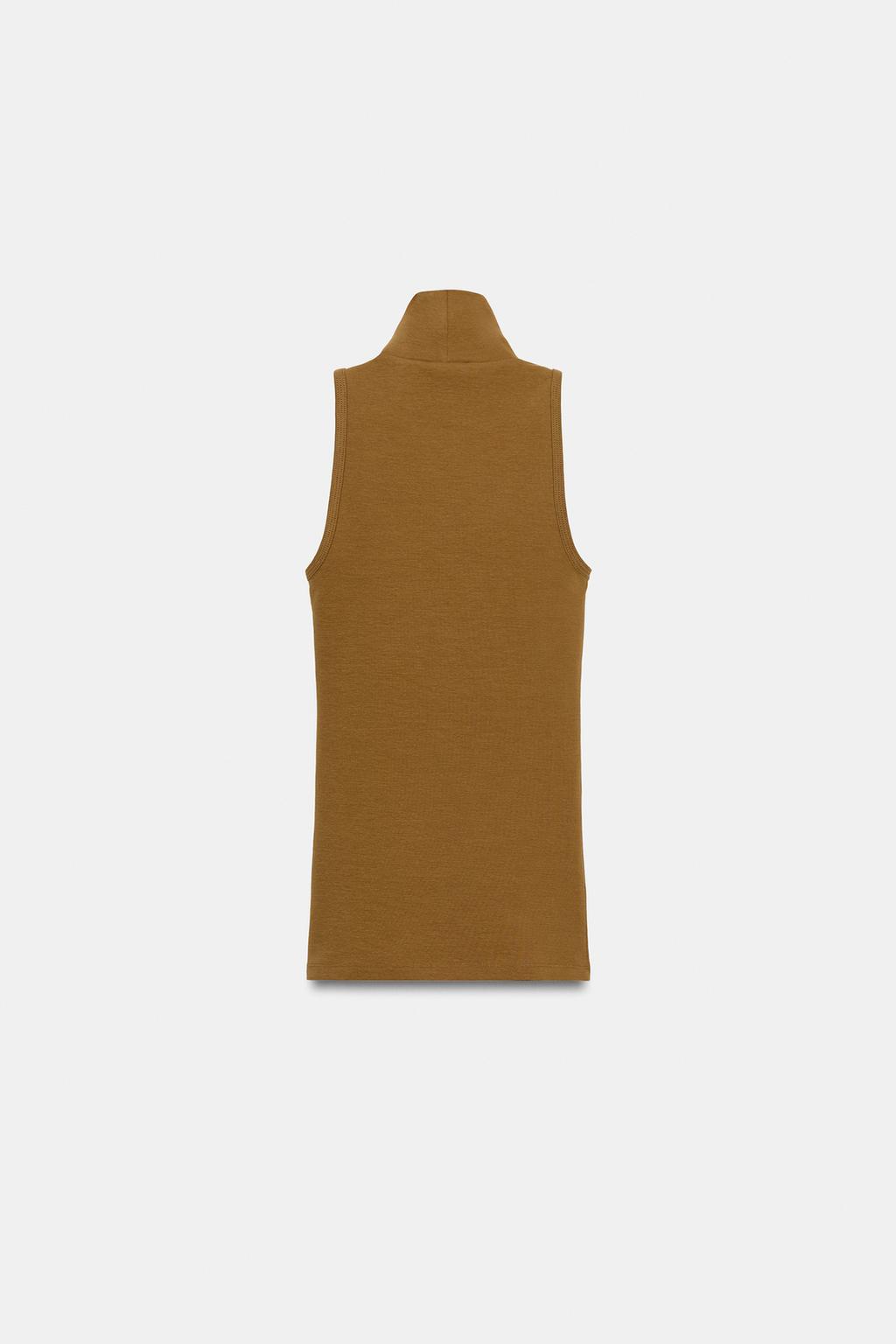 ТОП БЕЗ РУКАВОВ С ВОРОТНИКОМ-СТОЙКОЙ