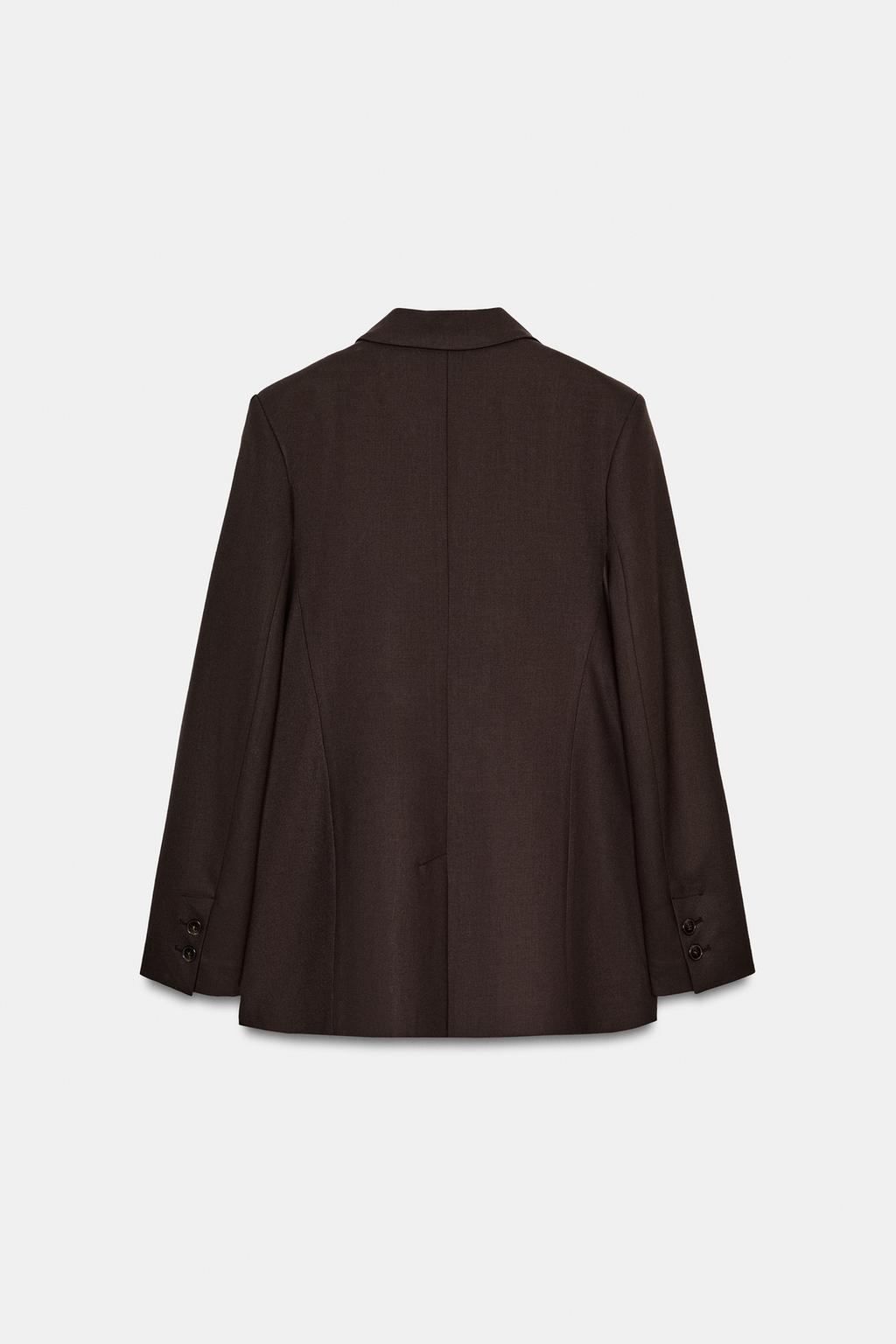 ДВУБОРТНЫЙ БЛЕЙЗЕР С ПОДПЛЕЧНИКАМИ