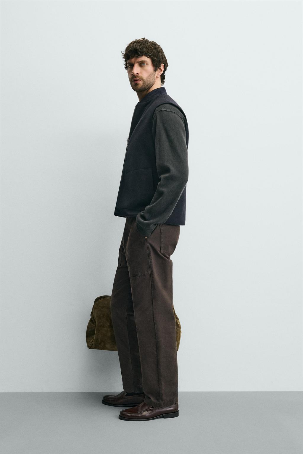 ДВУСТОРОННИЙ ЖИЛЕТ ИЗ ВЫСОКОТЕХНОЛОГИЧНОЙ ТКАНИ