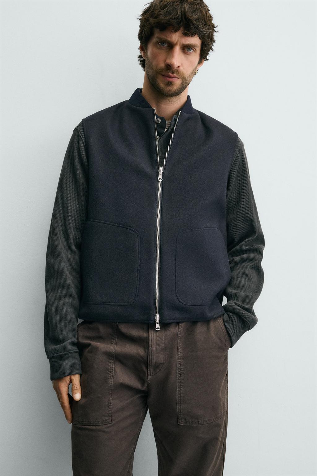 ДВУСТОРОННИЙ ЖИЛЕТ ИЗ ВЫСОКОТЕХНОЛОГИЧНОЙ ТКАНИ