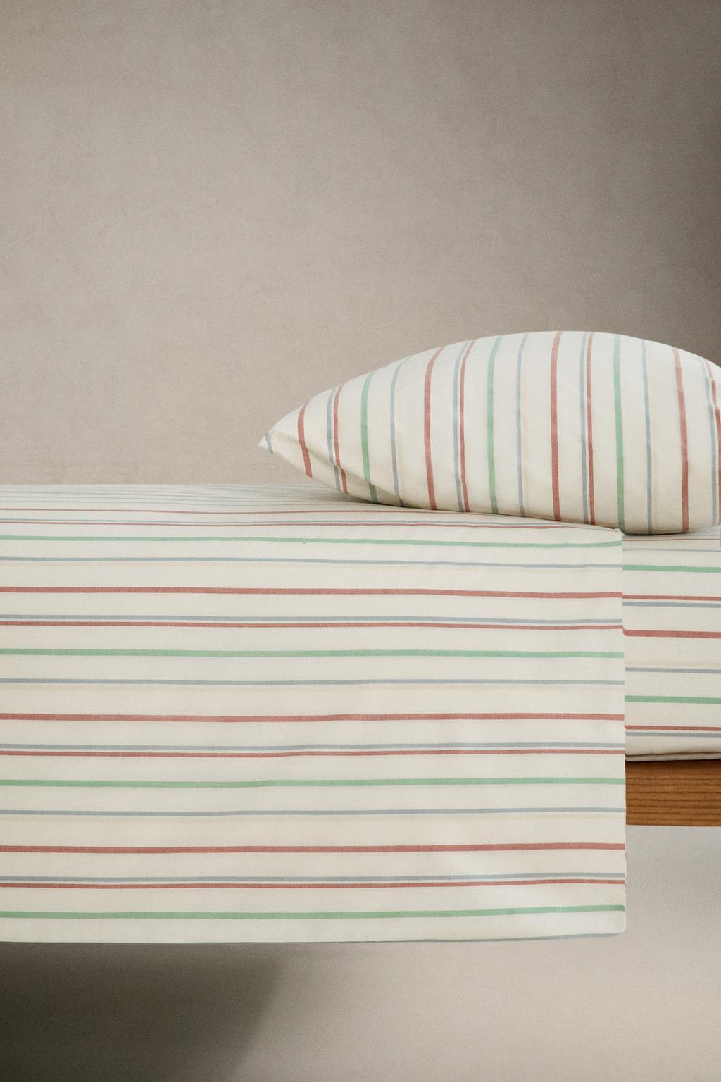 Детский простынь с полосками разных цветов с резинкой