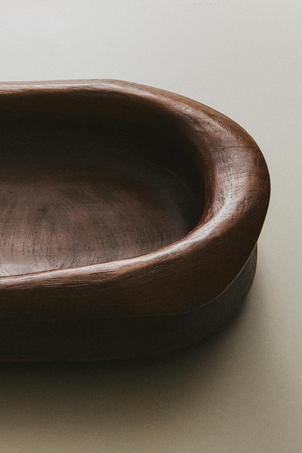 Декоративный деревянный лоток неправильной формы