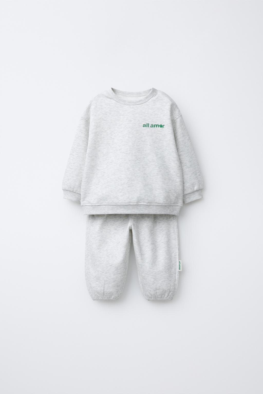 КОМПЛЕКТ ИЗ ТОЛСТОВКИ И БРЮК С НАДПИСЬЮ