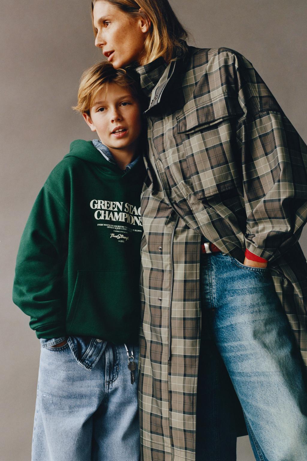 ХУДИ С ФУТБОЛЬНЫМ ПРИНТОМ