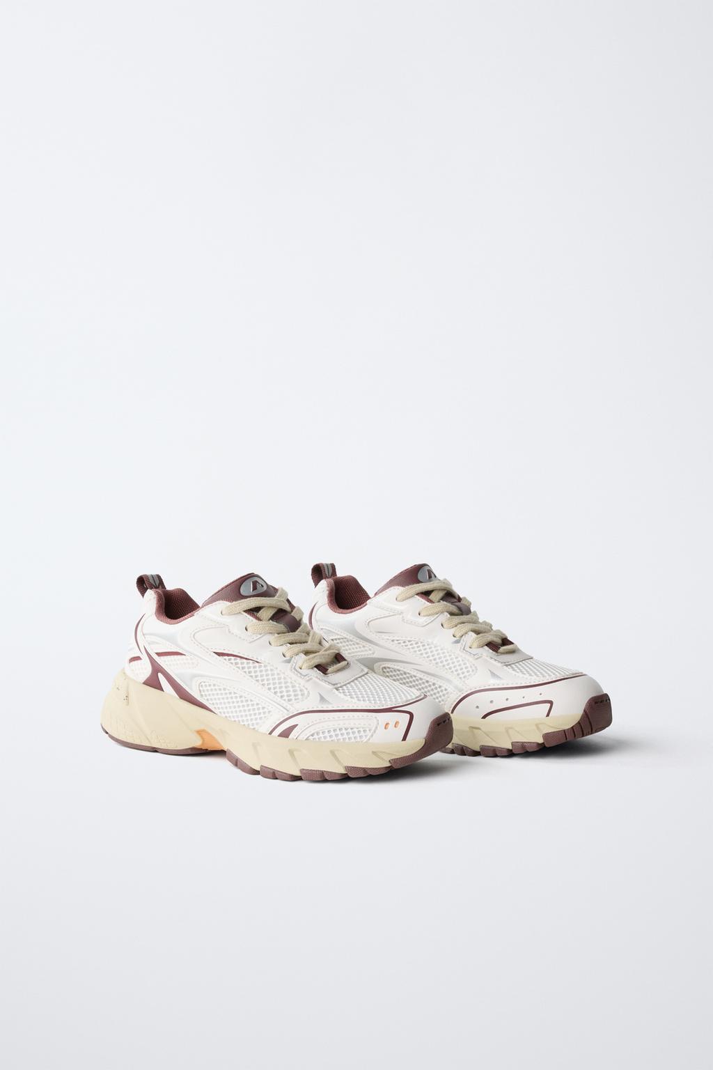 СПОРТИВНЫЕ КРОССОВКИ С СЕТЧАТЫМИ ДЕТАЛЯМИ