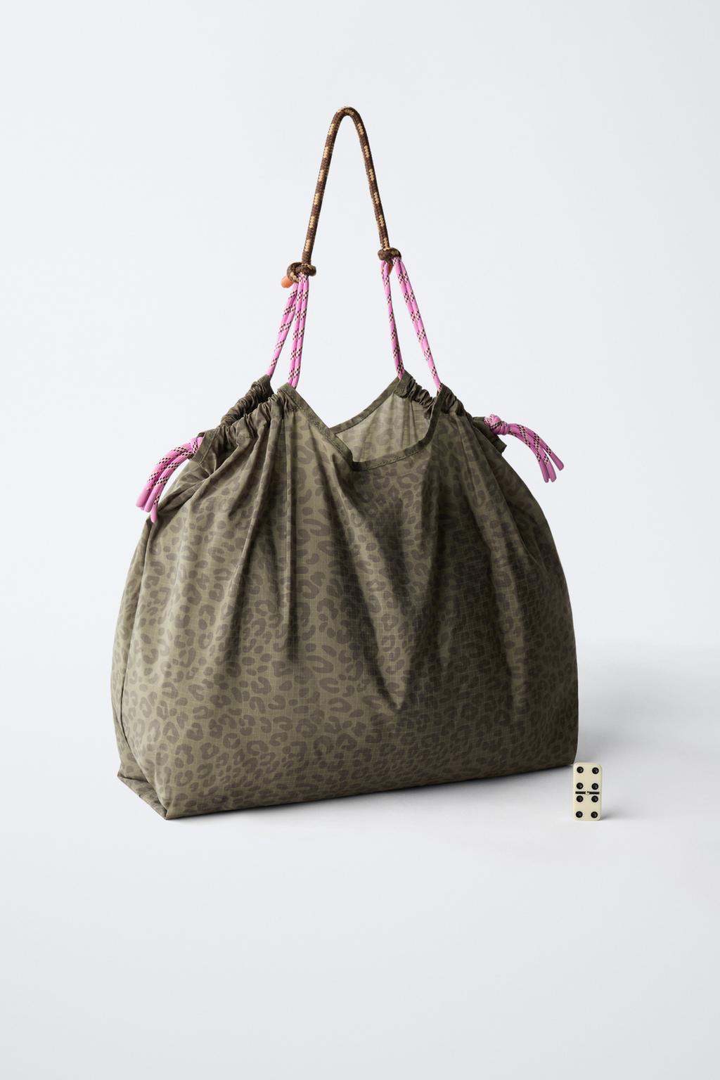 НЕЙЛОНОВАЯ СУМКА-ШОПЕР С АНИМАЛИСТИЧЕСКИМ ПРИНТОМ