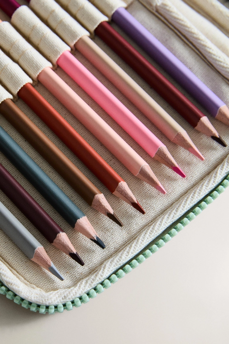 Детский набор из 20 цветных карандашей