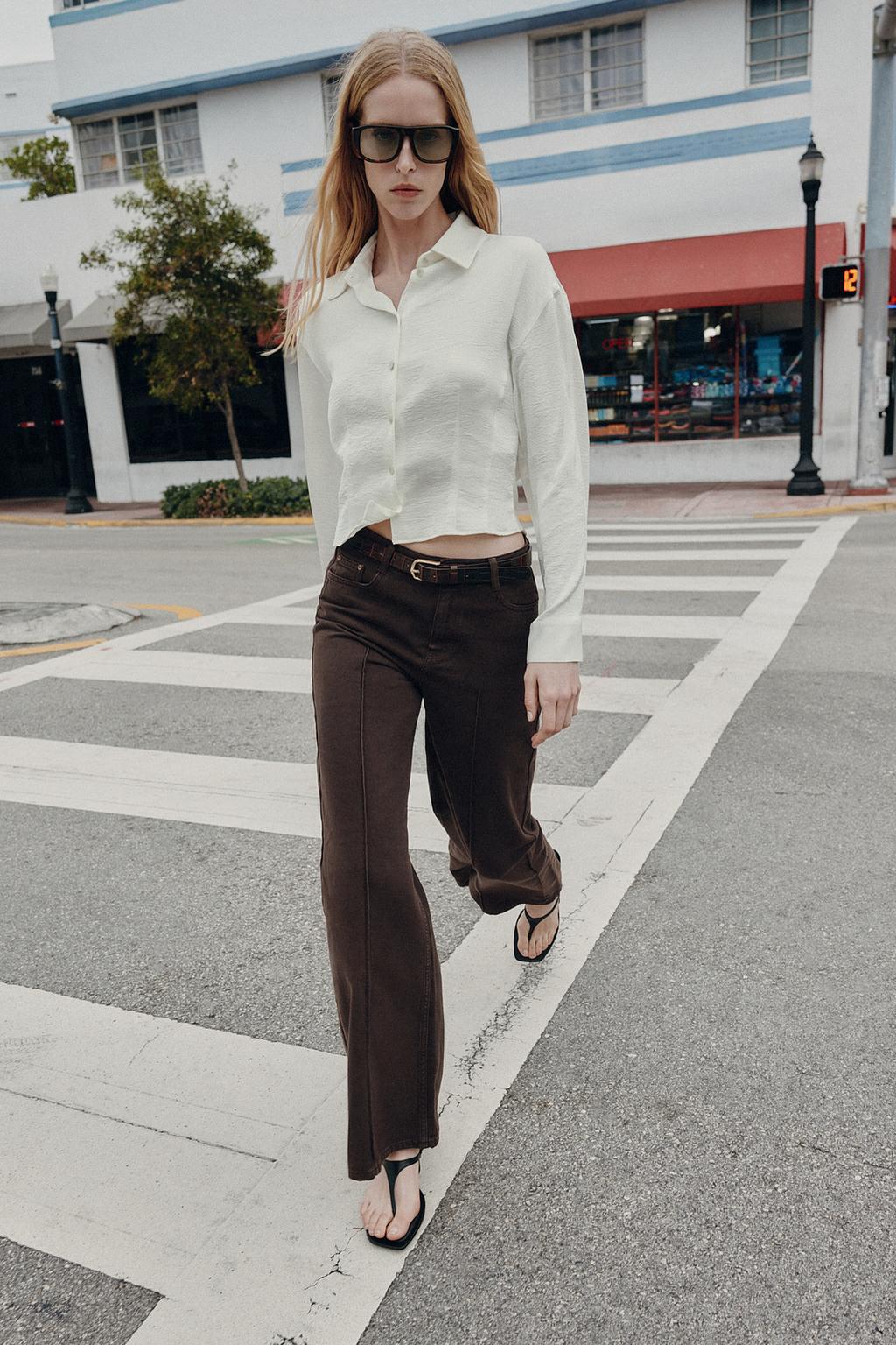 АТЛАСНАЯ РУБАШКА С ПРИТАЛЕННЫМ СИЛУЭТОМ