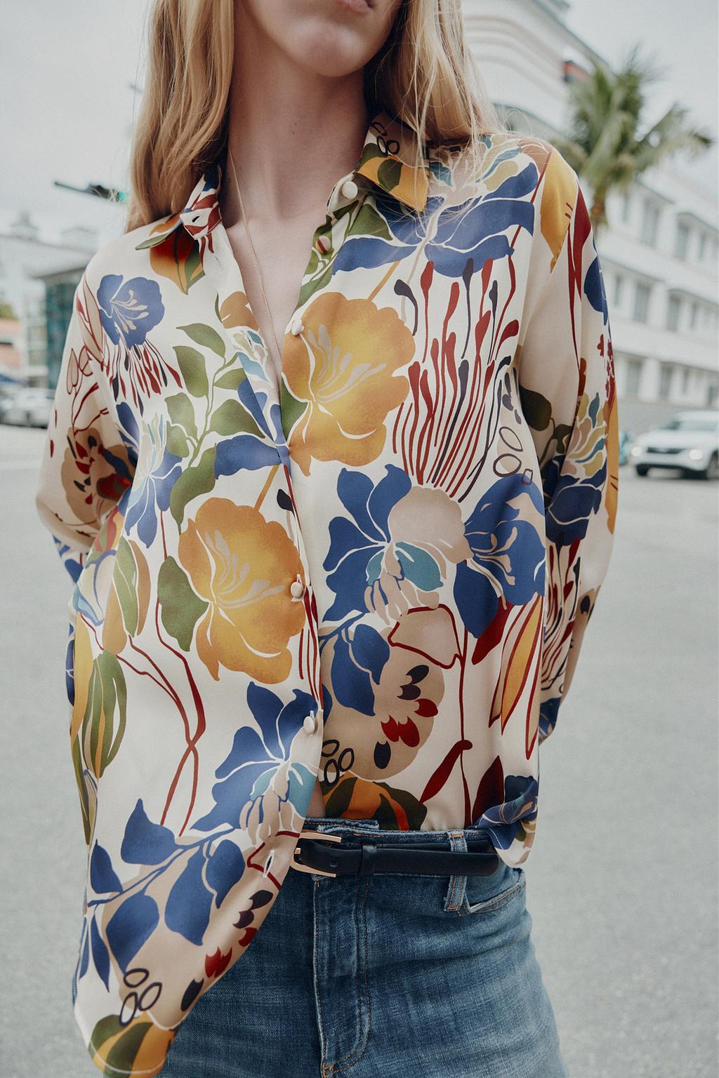 АТЛАСНАЯ БЛУЗКА С ПРИНТОМ