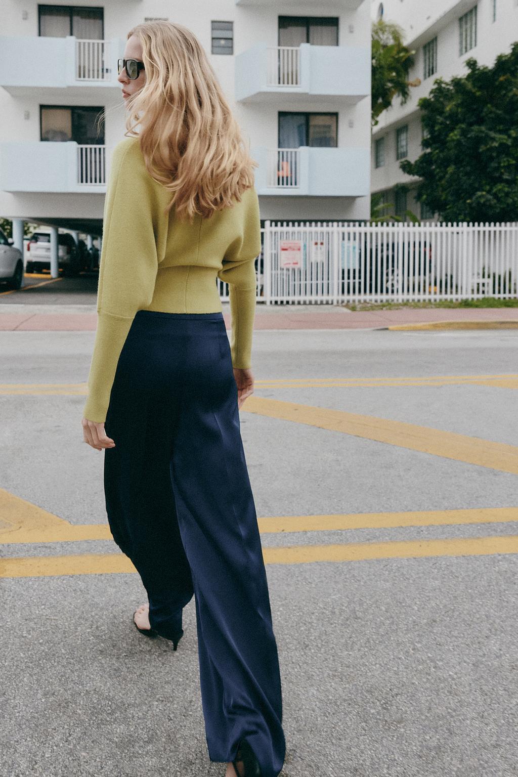 АТЛАСНЫЕ БРЮКИ СТРУЯЩЕГОСЯ КРОЯ